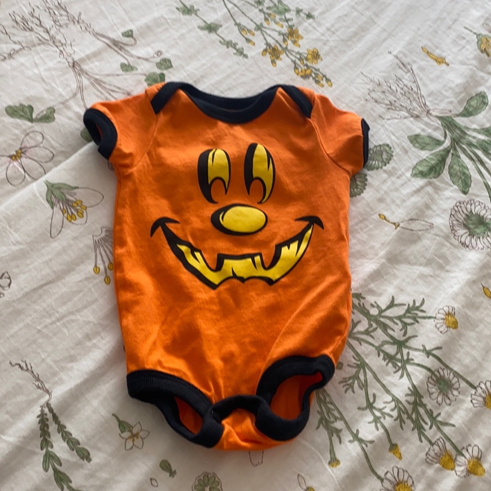 Disneypark halloween pumpkin onsie